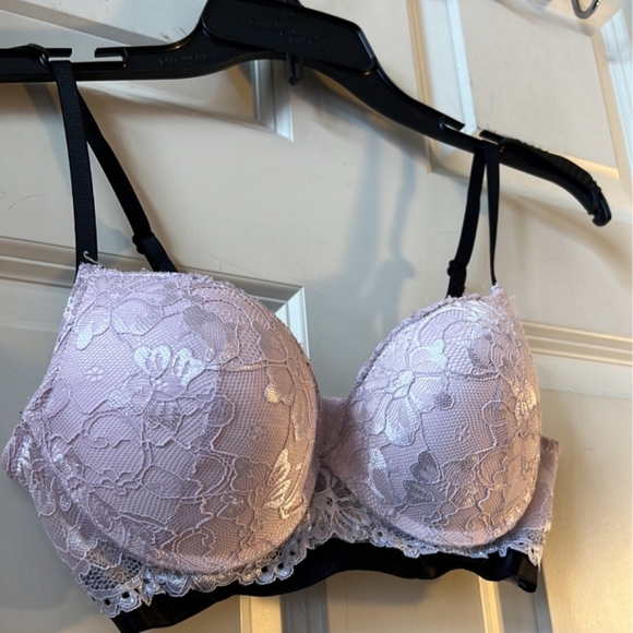 Yandy- Lilac/Pinkish Floral Lace with Black Bamd Bra-34C - Picture 2 of 2
